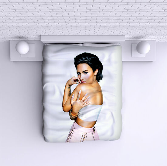 Bed Cover Demi Lovato