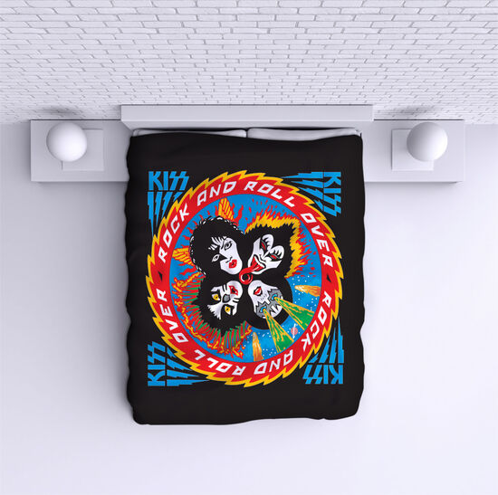 Bed Cover Kiss