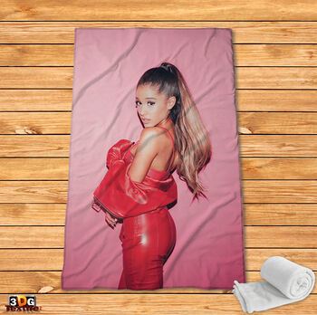 Fleece Blanket Ariana Grande pink